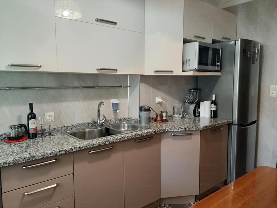 Apartment Жужуна Batumi Exterior foto