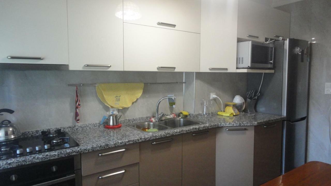 Apartment Жужуна Batumi Exterior foto